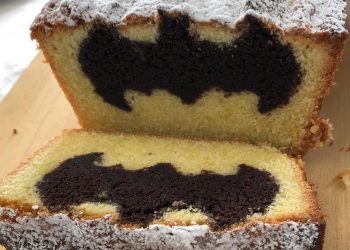 batmankage, sandkage med skjult chokoladekage