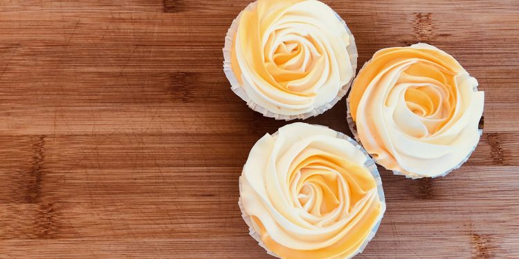 Lakridsmuffins med citronsmørcreme