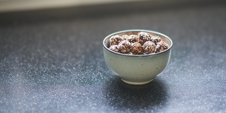 Havregrynskugler med kokos