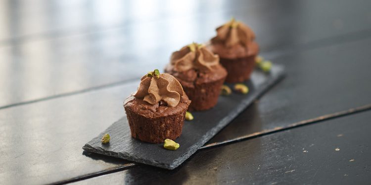Verdens bedste chokolademuffins med nougatcreme
