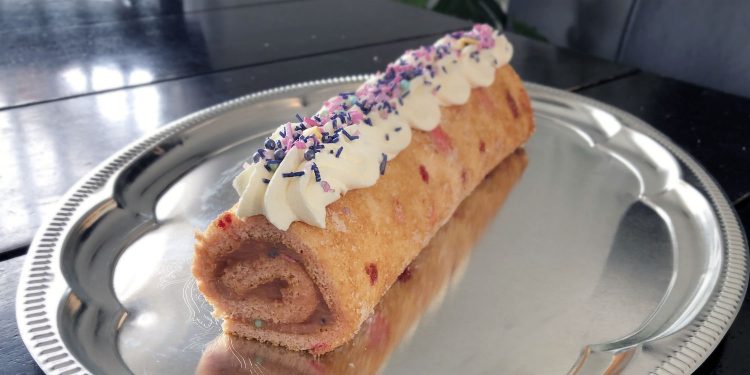 roulade med ruby chokoladecreme