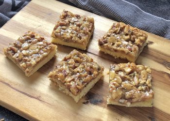 Toscakage med mandler og valnødder