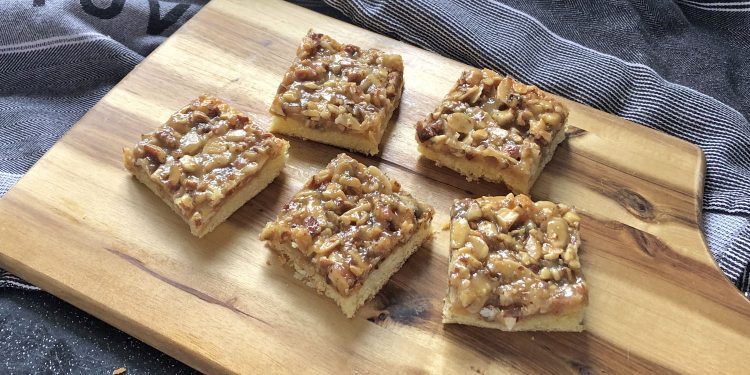 Toscakage med mandler og valnødder