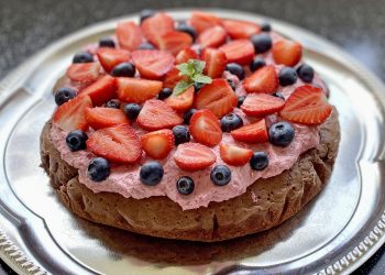 chokoladebrownie med hindbærskum