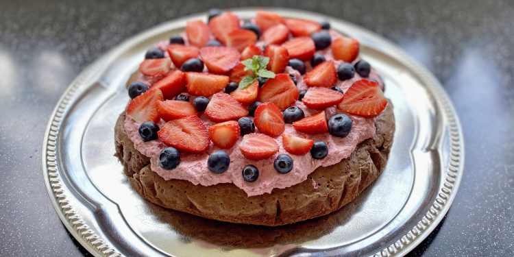 chokoladebrownie med hindbærskum