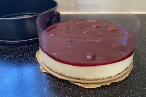 cheesecake med kirsebær - med film - Bentebager.dk