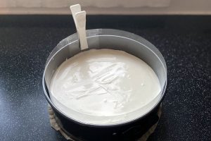 cheesecake med kirsebær - ostecreme -Bentebager.dk