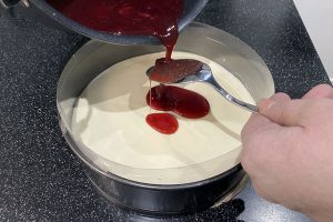 cheesecake med kirsebær - Bentebager.dk