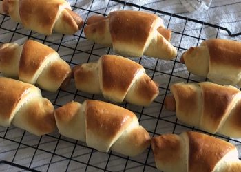 Pølsehorn til afkøling på rist
